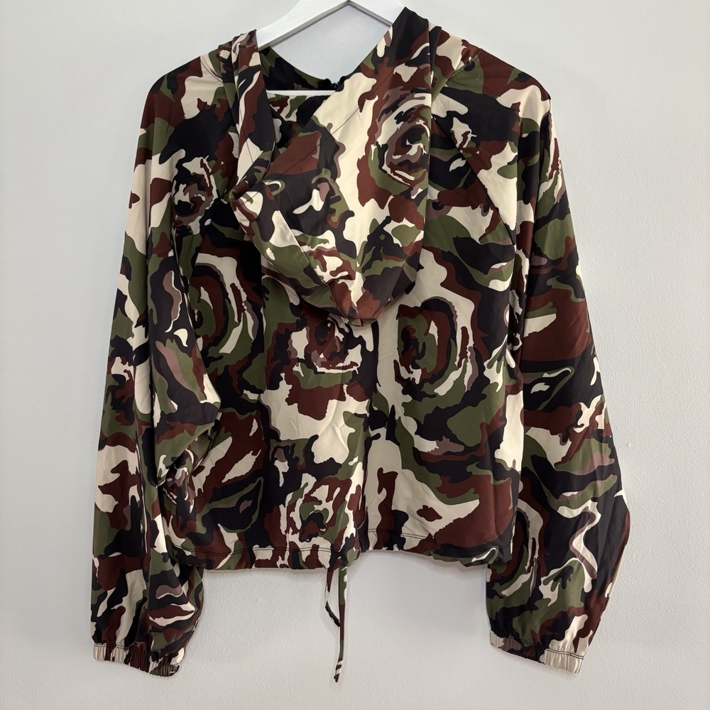 Year Of Ours Camo Terrain Jacket full zip Cropped Medium Performance Lightweight - Picture 3 of 12